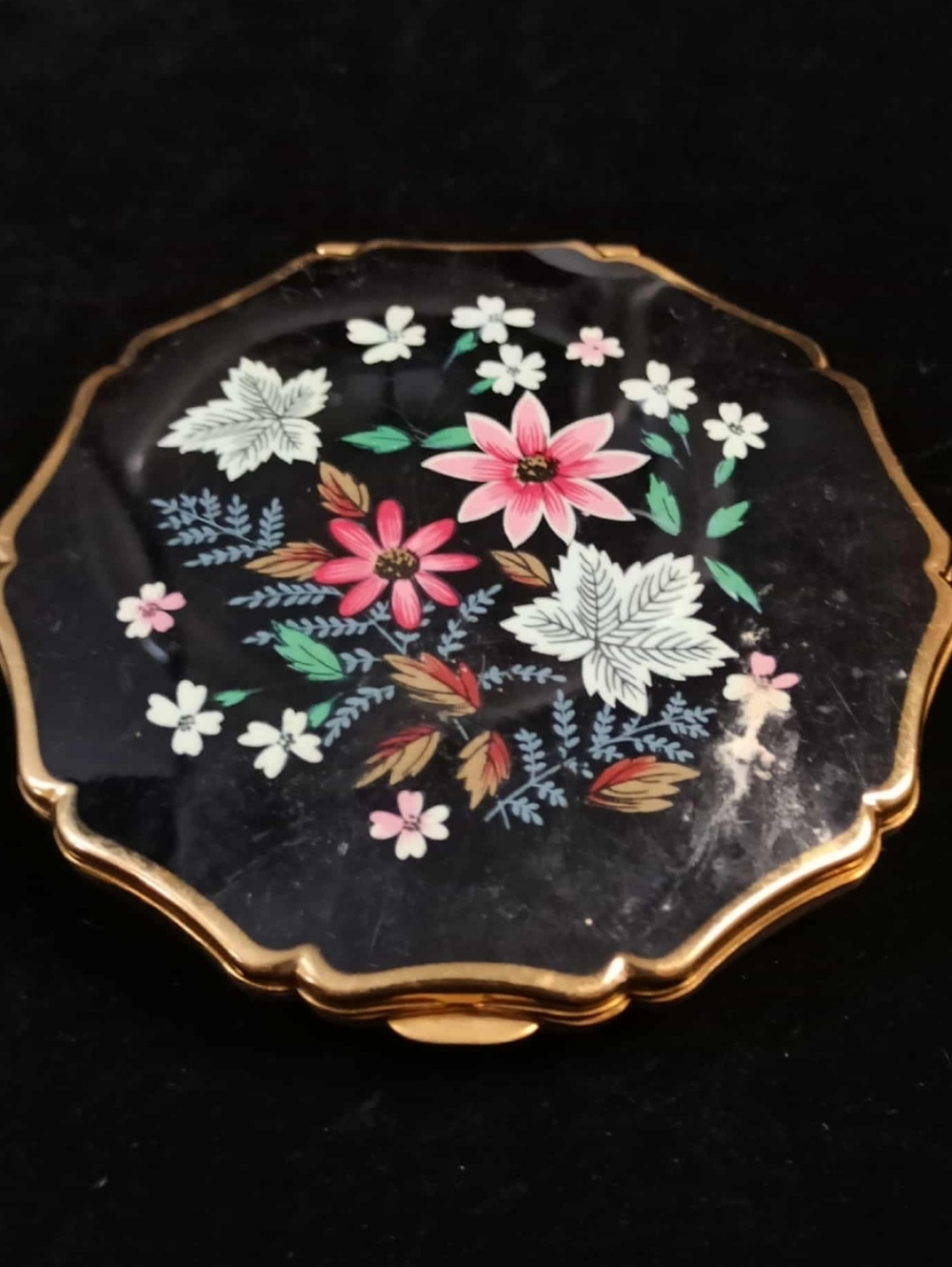 Vintage STRATTON England Powder Compact Mirror Black Floral Enamel Gold Tone - Picture 13 of 14